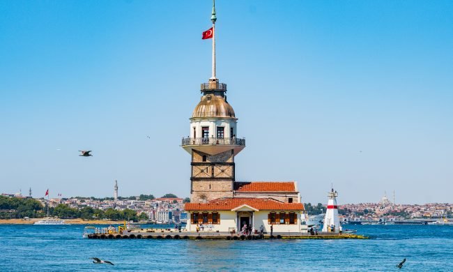 meric-dagli--HxENS1GYSA-unsplash